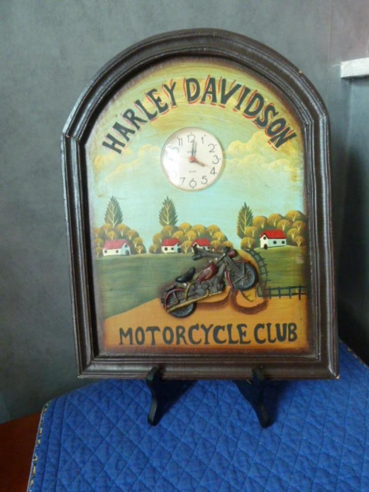 Vintage Harley Davidson wandklok, moto reliëf, 39x30x3,5cm., Motoren, Onderdelen | Harley-Davidson, Gebruikt, Ophalen of Verzenden
