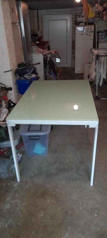 table pour salle à manger beschikbaar voor biedingen
