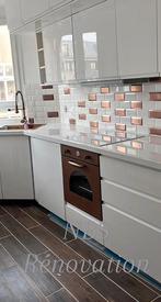 sanitaire elektrische renovaties: de trottoirs wassen