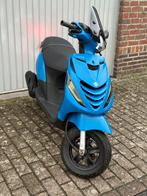 Piaggio zip 4 takt A-klasse in zeer goede staat, Fietsen en Brommers, Ophalen, Benzine, Zip