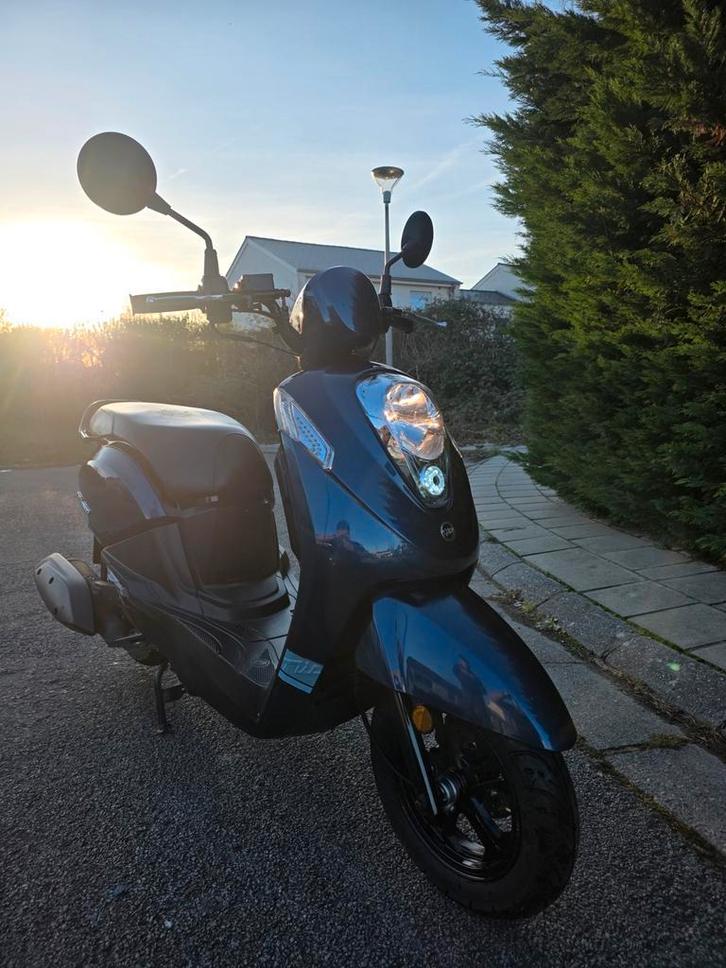 Scooter Sym Mio 
Conditie van de showroom ️, Fietsen en Brommers, Scooters | Overige merken, Ophalen