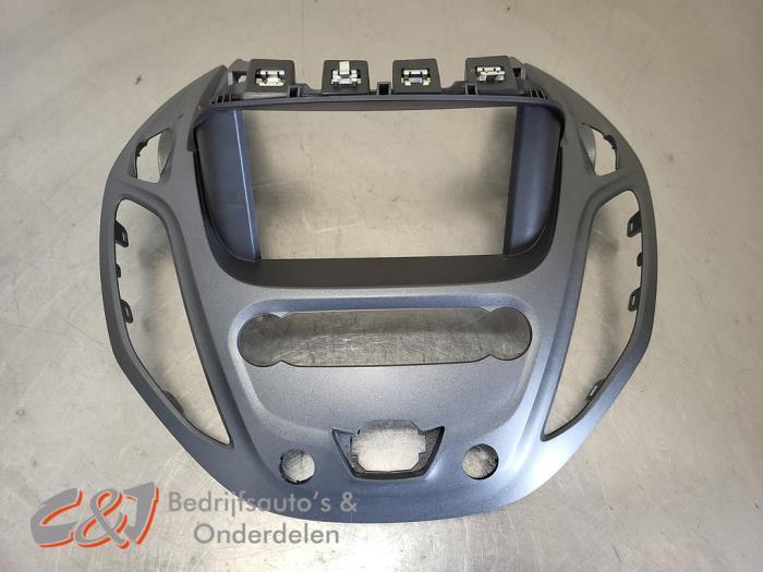 Radio omlijsting van een Ford Transit Courier, Auto-onderdelen, Dashboard en Schakelaars, Ford, Gebruikt, 3 maanden garantie, Ophalen of Verzenden