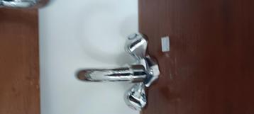 Verschillende kranen zie foto,s en uitleg uitverkoop winkel. beschikbaar voor biedingen