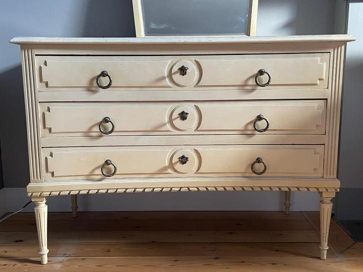 Commode ancienne en bois avec son miroir, Maison & Meubles, Armoires | Commodes, Utilisé, Moins de 100 cm, 100 à 150 cm, 50 à 75 cm