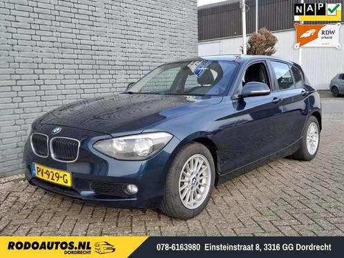 BMW 1-serie 116i Business 5D Facelift MOTORPROBLEEM!, Auto diversen, Ongevalwagen, Handgeschakeld, Benzine, Stadsauto, Blauw