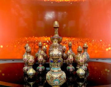 AWESOME CLOISONNÉS COLLECTION IN 3D GOLD COLOR SPECIAL FORMS beschikbaar voor biedingen
