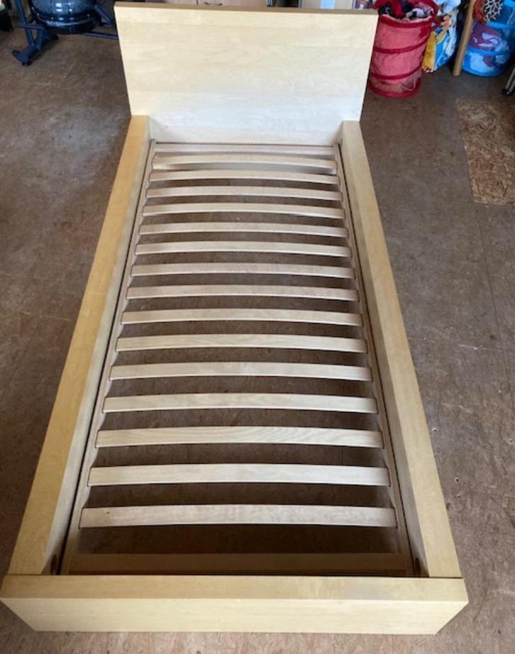 1 persoonsbed met lattenbodem, Huis en Inrichting, Slaapkamer | Bedden, Gebruikt, Eenpersoons, 100 cm, Hout, Beige, Ophalen