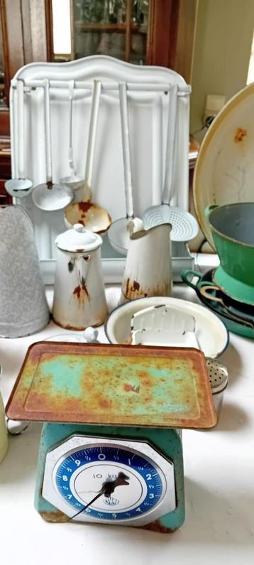 Collection d'ustensiles de cuisine en émail ancien, Enlèvement