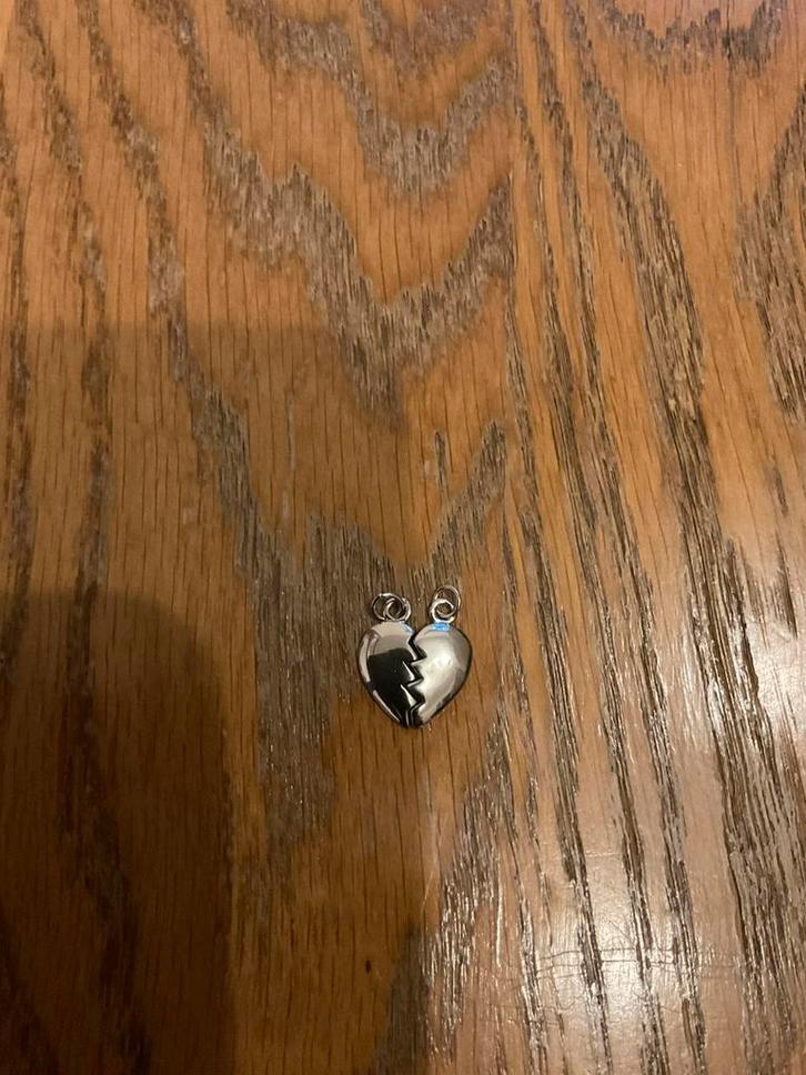 Pendentif en forme de cœur en 2 parties, Bijoux, Sacs & Beauté, Pendentifs, Comme neuf, Envoi