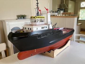 Werkschip / sleepboot  beschikbaar voor biedingen