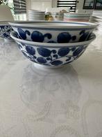 2 bols en porcelaine japonaise – motif feuilles bleues, Ophalen