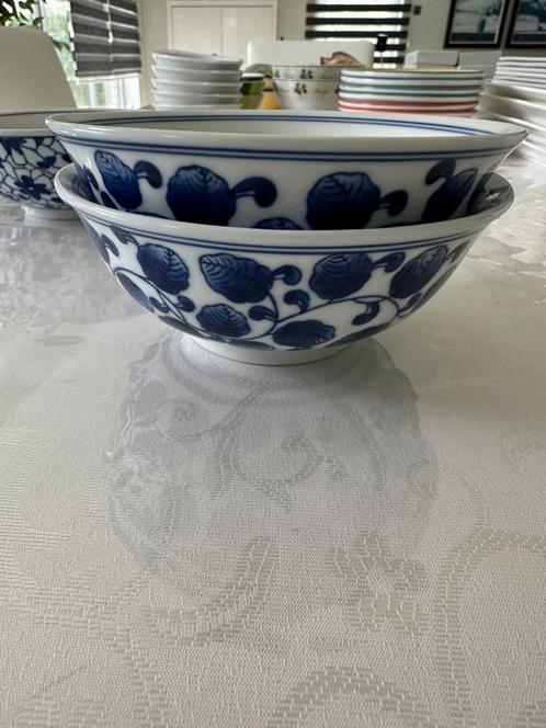 2 bols en porcelaine japonaise – motif feuilles bleues, Antiek en Kunst, Antiek | Servies los, Ophalen