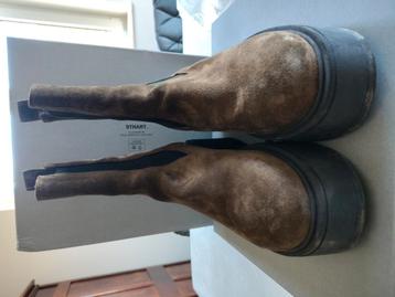 Bottines beschikbaar voor biedingen