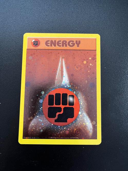 Pokémon Fighting Energy Starfoil Promo WOTC met swirls!, Hobby en Vrije tijd, Verzamelkaartspellen | Pokémon, Zo goed als nieuw