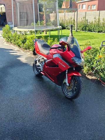 Aprilia Rst 1000 beschikbaar voor biedingen