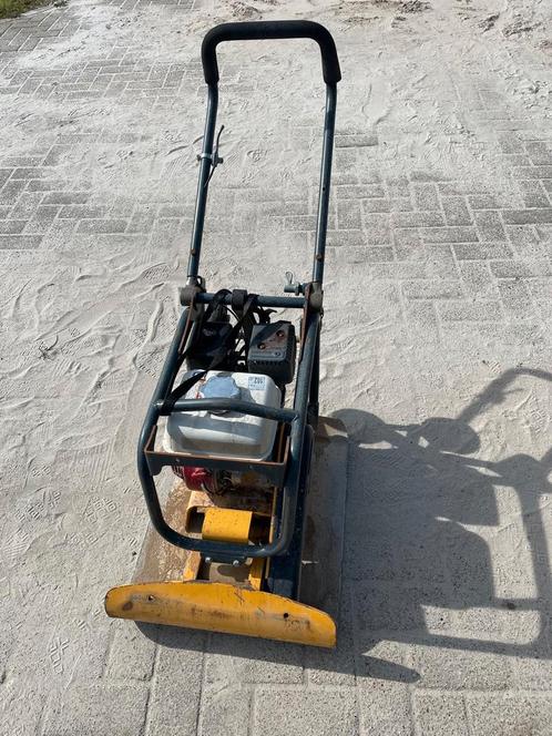 TE HUUR Trilplaat 80kg benzine, Doe-het-zelf en Bouw, Gereedschap | Overige machines, Gebruikt, Ophalen of Verzenden