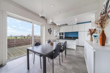 Jolie maison 3 façades avec 3 chambres et 2 garages beschikbaar voor biedingen
