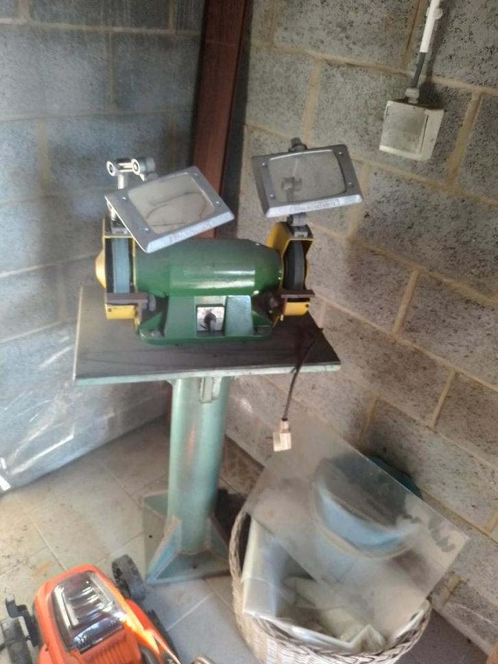 Meuleuse double Metabo sur pied — Bon état, Collections, Machines | Autre, Utilisé, Enlèvement