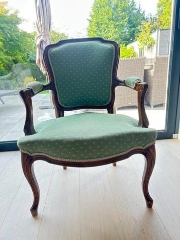 Louis XVI fauteuil in perfecte staat beschikbaar voor biedingen
