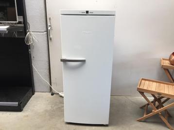 (49) Recentere frigo Miele hoog model beschikbaar voor biedingen