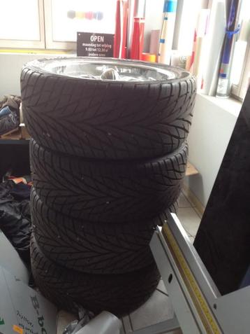 20 inch velgen met banden beschikbaar voor biedingen