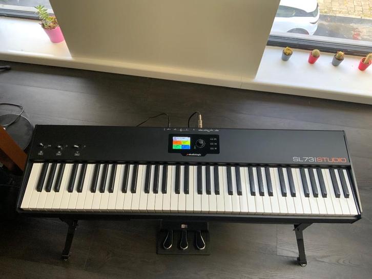 Studiologic SL73|STUDIO + SLP-3D + statief, Muziek en Instrumenten, Keyboards, Zo goed als nieuw, Aanslaggevoelig, Met standaard