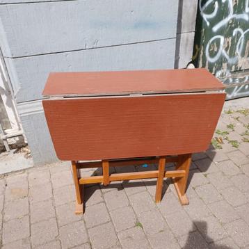 houten klaptafel  beschikbaar voor biedingen