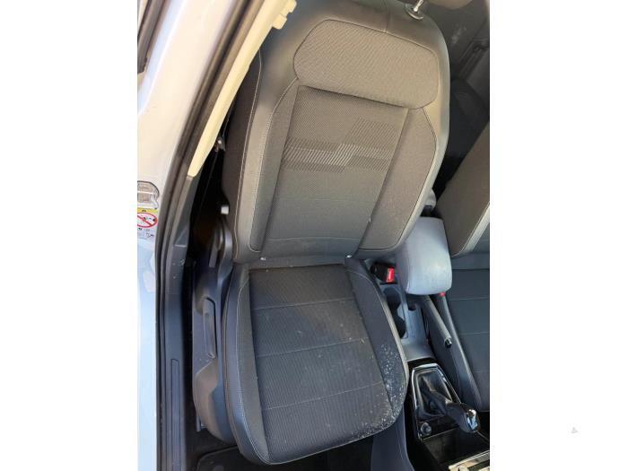 Stoel rechts van een Volkswagen T-Cross, Autos : Pièces & Accessoires, Habitacle & Garnissage, Volkswagen, Utilisé, 3 mois de garantie