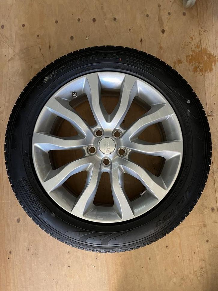 Range Rover reservewiel Pirelli Scorpion Verde All Season Wi, Auto-onderdelen, Banden en Velgen, Banden en Velgen, Winterbanden