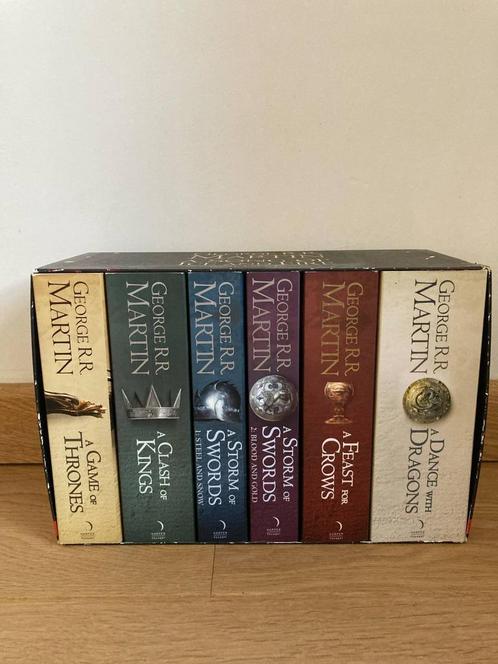 Boxset George R.R.Martin A song of ice&fire heel goede staat, Boeken, Fantasy, Gelezen, Ophalen of Verzenden