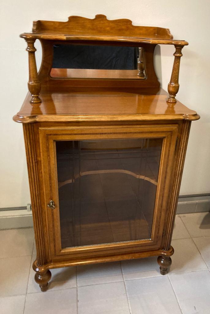 Siervolle mahonie houten vitrinekast met geslepen glas, Huis en Inrichting, Kasten | Vitrinekasten, Met deur(en), Overige houtsoorten