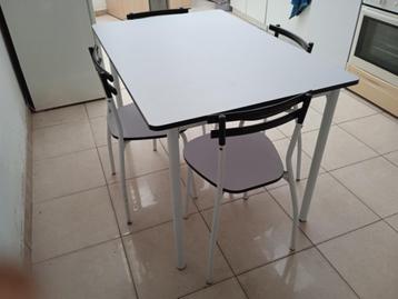 keukentafel met 4 stoelen