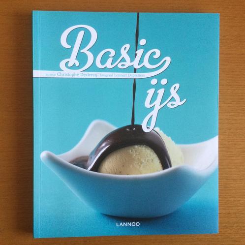 Boek Basic ijs, Boeken, Kookboeken, Nieuw, Taart, Gebak en Desserts, Ophalen of Verzenden