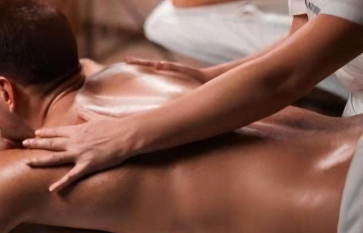 Recherche masseuse pour massage régulier, Bijoux, Sacs & Beauté, Beauté | Soins du corps, Enlèvement ou Envoi