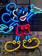Amerikaanse neon Micky Mouse., Ophalen