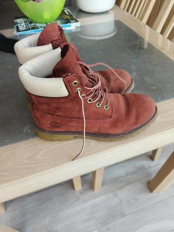 schoenen beschikbaar voor biedingen