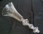 Flûte ancienne en cristal taillé pour environnement de table, Envoi
