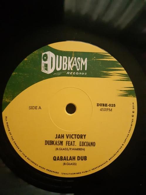 DUBKASM "Jah Victory / Right there" maxi LP singel (2014), CD & DVD, Vinyles | Rock, Comme neuf, Pop rock, 12 pouces, Enlèvement ou Envoi