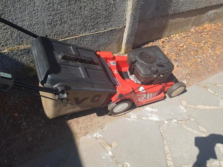 tondeuse à gazon HVC Briggs & Stratton largeur de coupe 43 c, Jardin & Terrasse, Tondeuses à gazon, Utilisé, Enlèvement