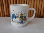 Tasse ou mug vintage 1983 Arcopal Les Schtroumpfs Gourmand, Collections, Schtroumpfs, Ustensile, Utilisé, Enlèvement ou Envoi