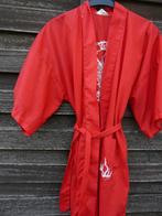 Korte, rode kimono/ochtendjas met geborduurde draak op rug, Ophalen of Verzenden, Zo goed als nieuw, Maat 36 (S), Fung Ying Corp.