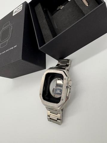 Apple Watch Stijlvolle stalen Case 44mm beschikbaar voor biedingen