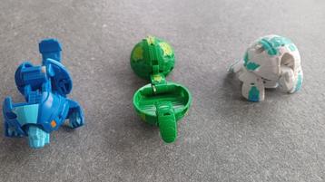Bakugan (9 stuks + battle arena + 2 opbergdozen) beschikbaar voor biedingen