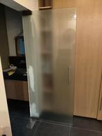 Drie glazen deuren met voetpomp, Ophalen