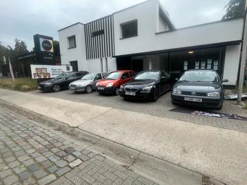 Meerdere wagens te koop beschikbaar voor biedingen