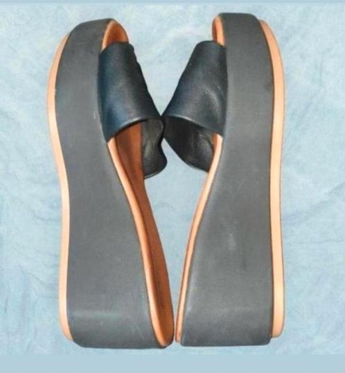 ✨️INUOVO Slippers/Instappers  - Maat 37 - Prima Staat✨️✨️, Kleding | Dames, Schoenen, Zo goed als nieuw, Instappers, Zwart, Ophalen of Verzenden