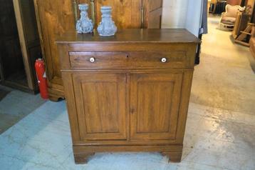 smalle antieke boerenkast met grote lade B 103 H 117 D 41 beschikbaar voor biedingen