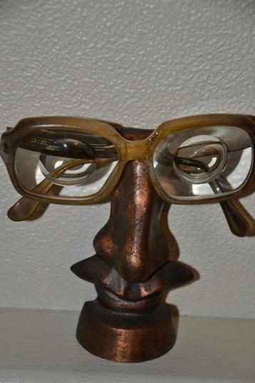 nez de lunettes en bronze Salvodor Dali, Enlèvement