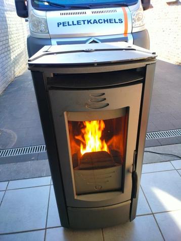topmerk Thermorossi pelletkachel van dealer beschikbaar voor biedingen