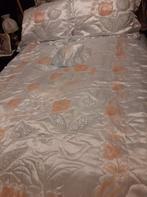Couvre-lit pour chambre à coucher avec les coussins remplis, Enlèvement, Comme neuf, Deux personnes